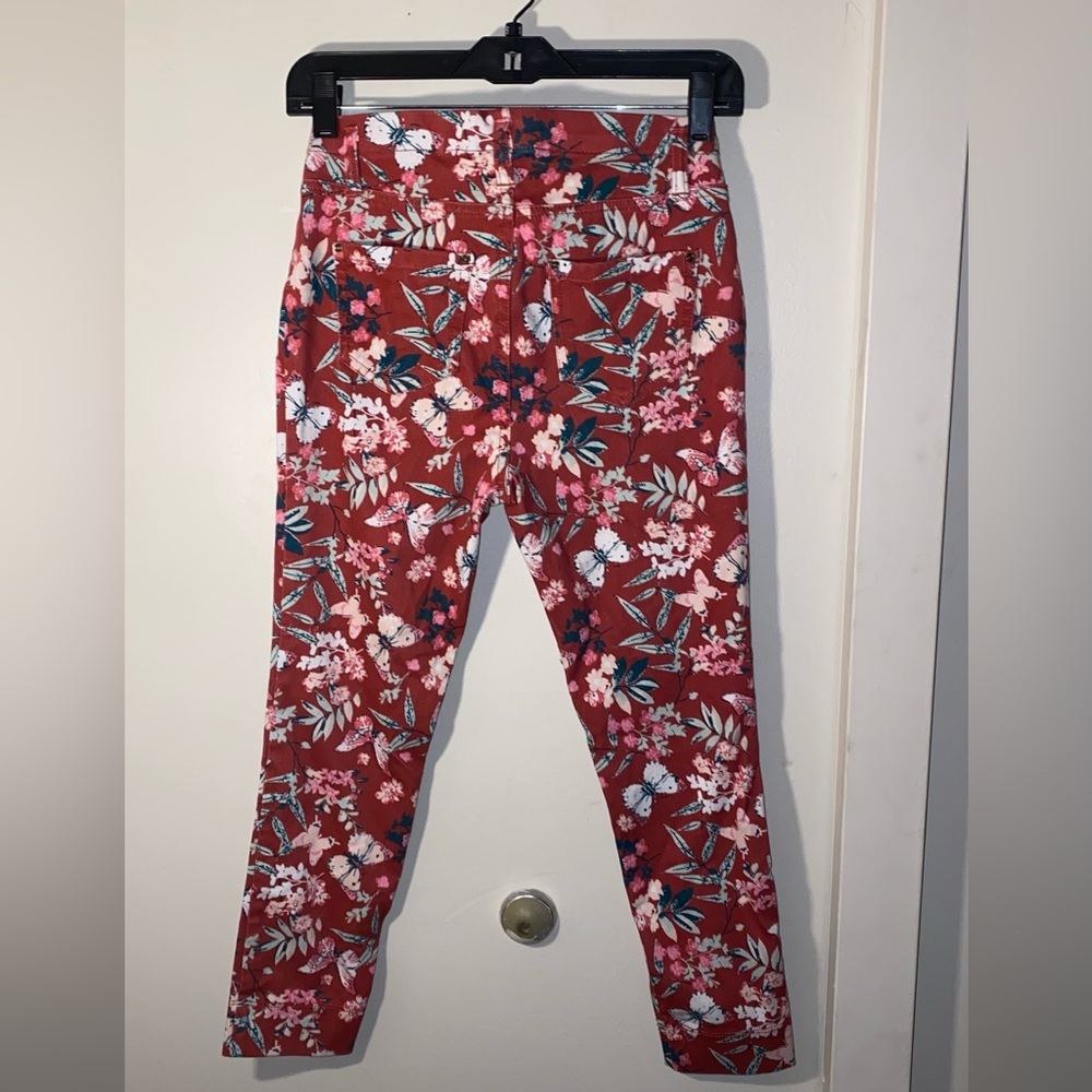 TIME AND TRU Red Floral Leggings